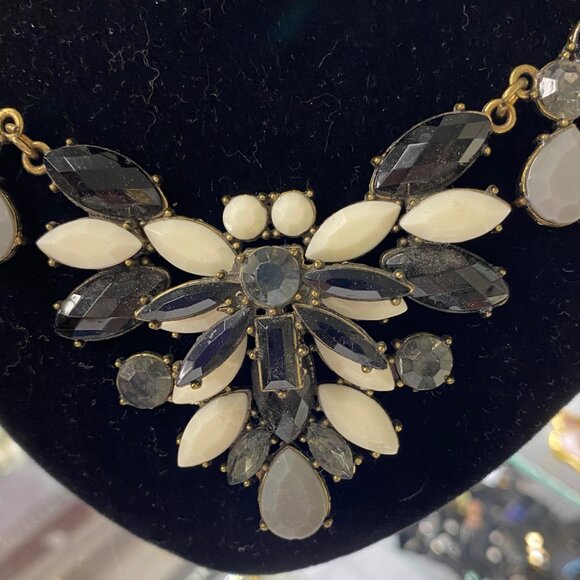 Vintage Statement Necklace Black White & Gray Gemstones In Gold-Tone Setting - Picture 2 of 5